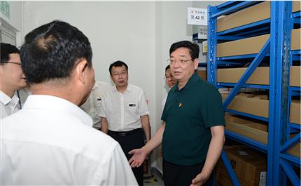 河南航投黨委書(shū)記、董事長(zhǎng)張明超 深入中原龍浩開(kāi)展“不忘初心、牢記使命”主題教育調(diào)研